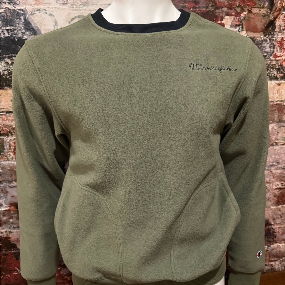 Champion Men's Crewneck in army Green sweatshirt with pockets